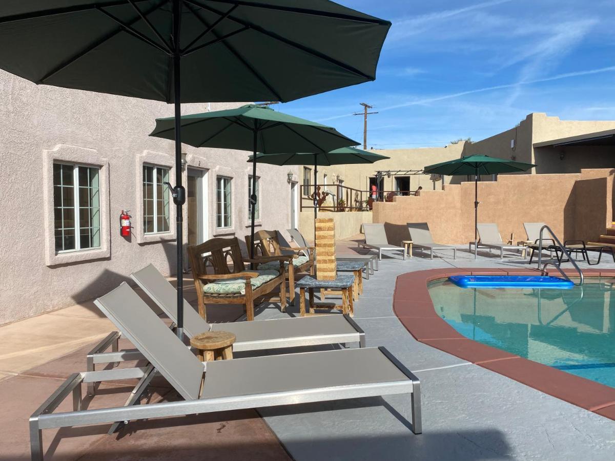 Mi Kasa Hot Springs 420,Adults Only, Clothing Optional Hotel Desert Hot Springs Exterior photo